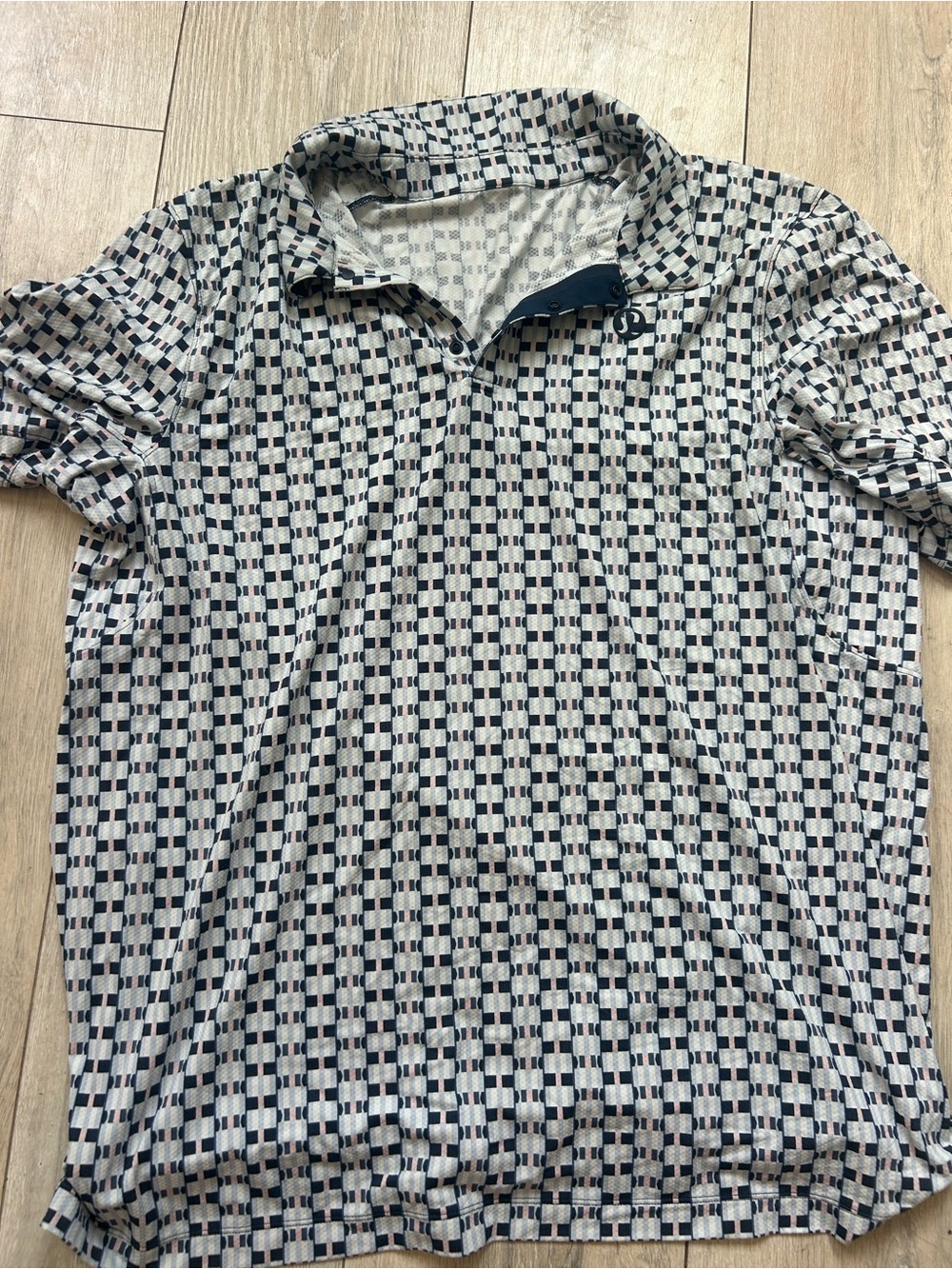 Lululemon men’s medium large polo